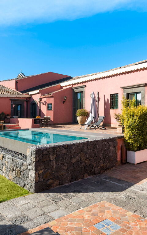 Micanera House: all'aperto, Esterni, Giardino, Piscina