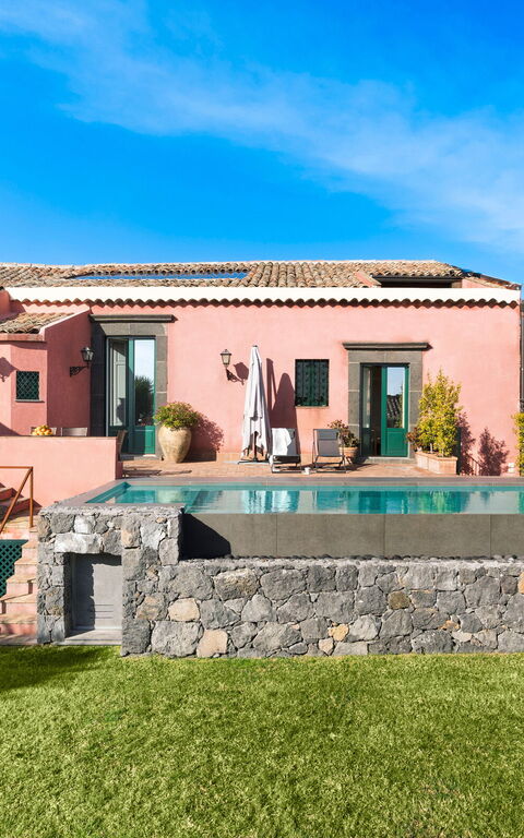 Micanera House: all'aperto, Esterni, Giardino, Piscina