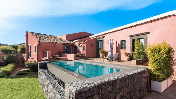 Micanera House: all'aperto, Esterni, Giardino, Piscina