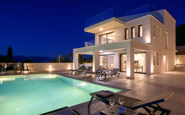 Villa Cocona: all'aperto, Esterni, Piscina