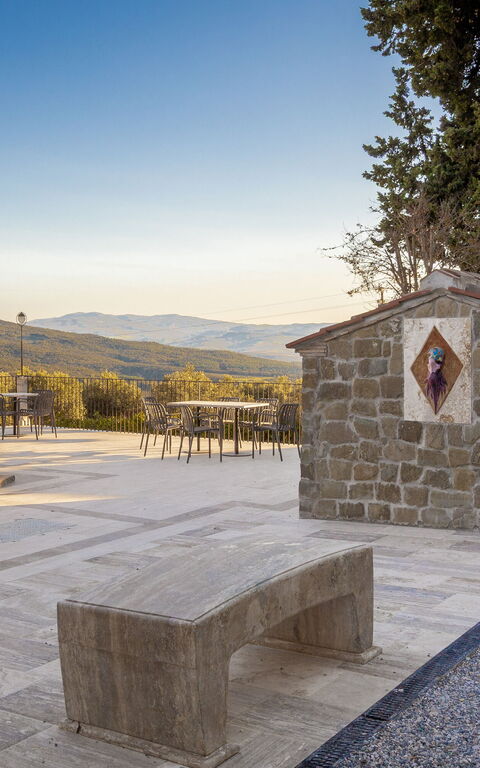 Borgo Ariano: all'aperto, Esterni