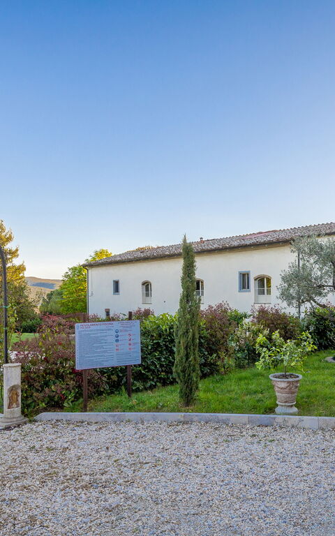 Borgo Ariano: all'aperto, Esterni