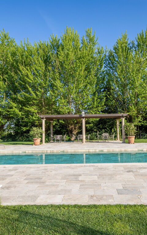 Borgo Ariano: all'aperto, Esterni