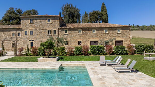 Borgo Ariano: all'aperto, Esterni