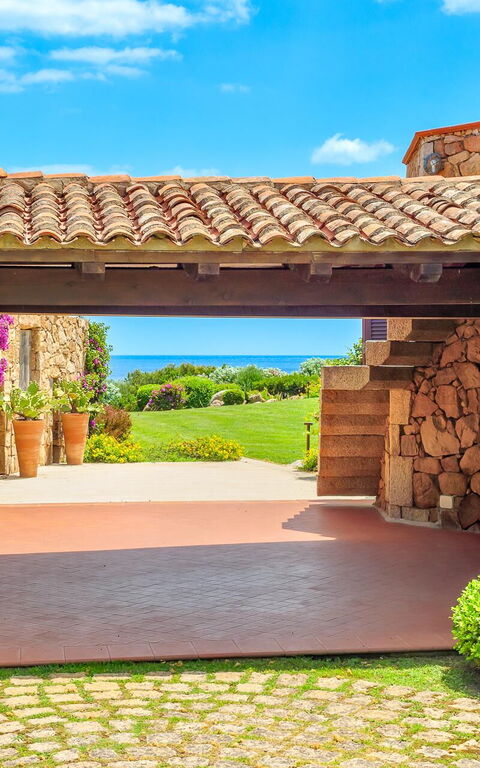 Villa Silenis: all'aperto, Esterni