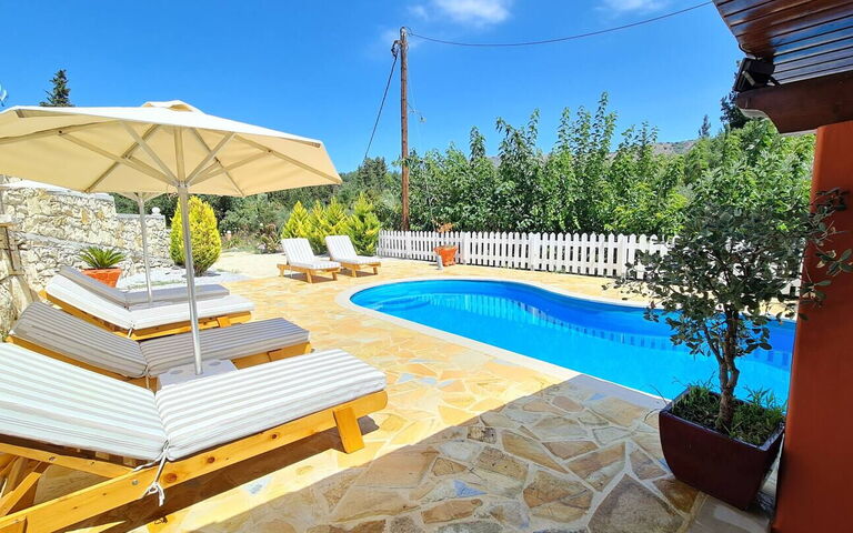 Villa Nikolas: Esterni, Piscina