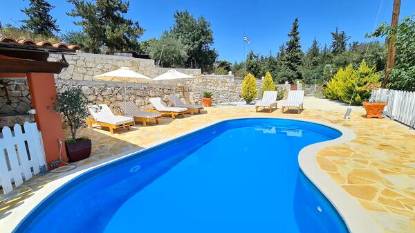 Villa Nikolas: Esterni, Piscina