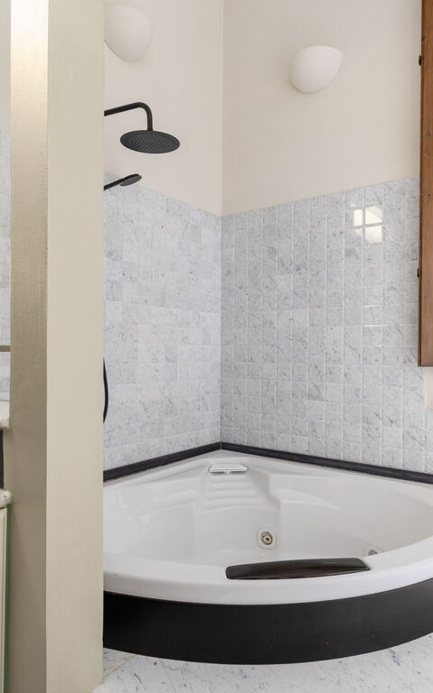 Villa Silvia: Bagno, Idromassaggio