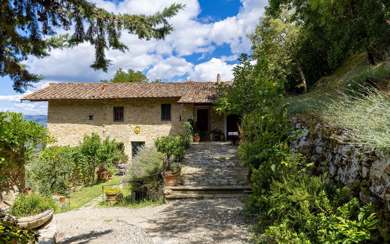 Villa Lonciano - 2026: all'aperto, Entrata Principale, Esterni