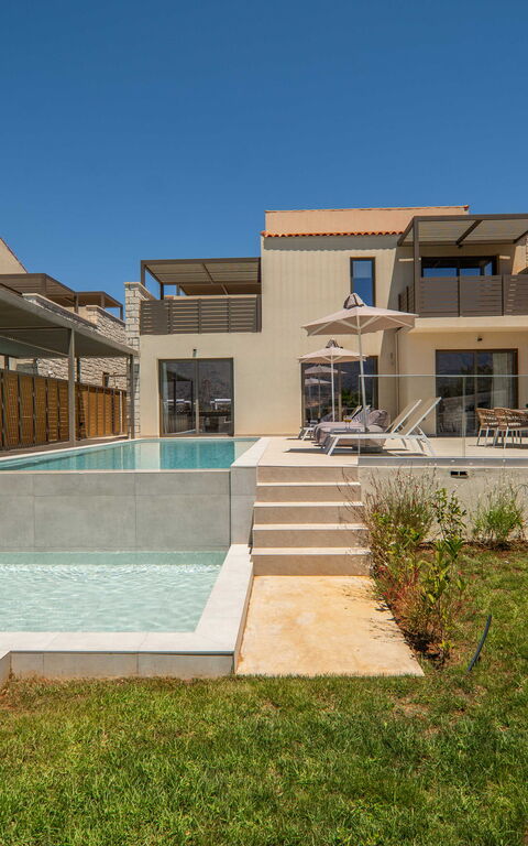 Villa Zen Chrysi: all'aperto, Esterni, Giardino, Piscina