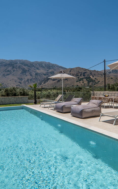 Villa Zen Aphrodite: all'aperto, Esterni, Piscina