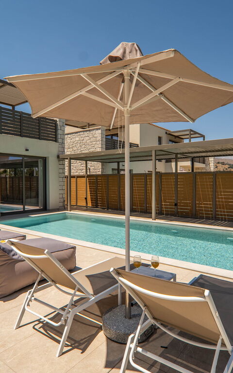 Villa Zen Hephaistos: all'aperto, Esterni, Piscina