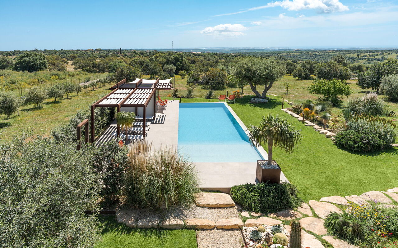 Corte Antigua: all'aperto, Esterni, Giardino, Piscina