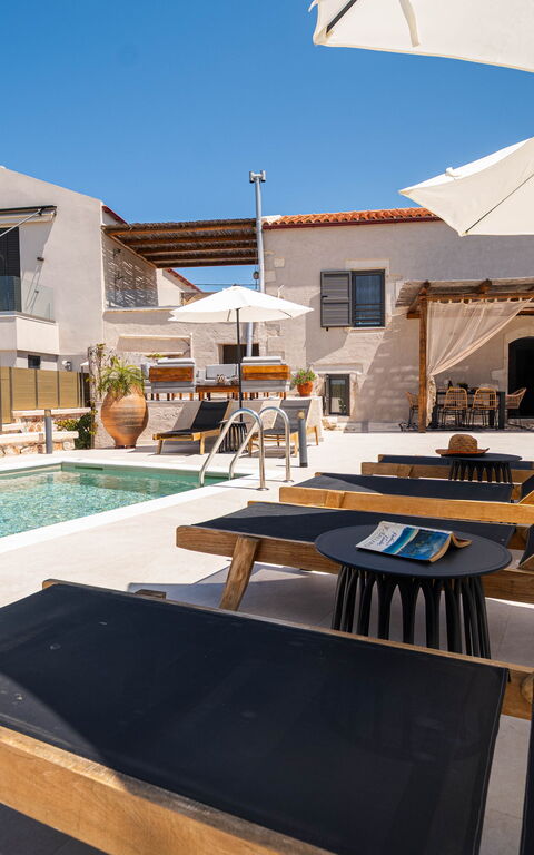 Villa Platon: all'aperto, Esterni, Piscina