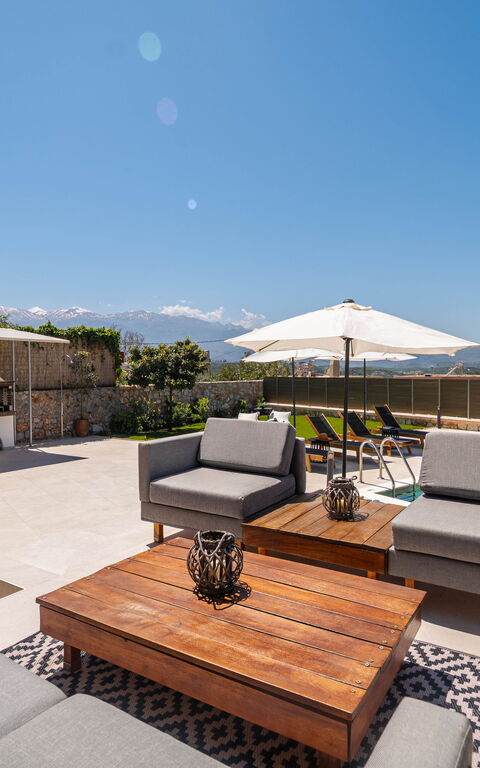 Villa Platon: all'aperto