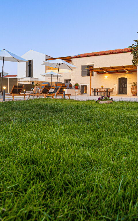 Villa Platon: all'aperto, Esterni, Giardino