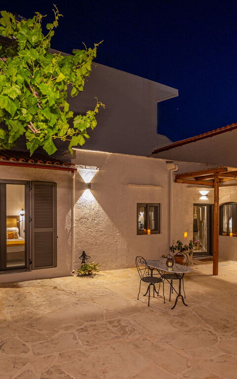 Villa Platon: all'aperto, Esterni