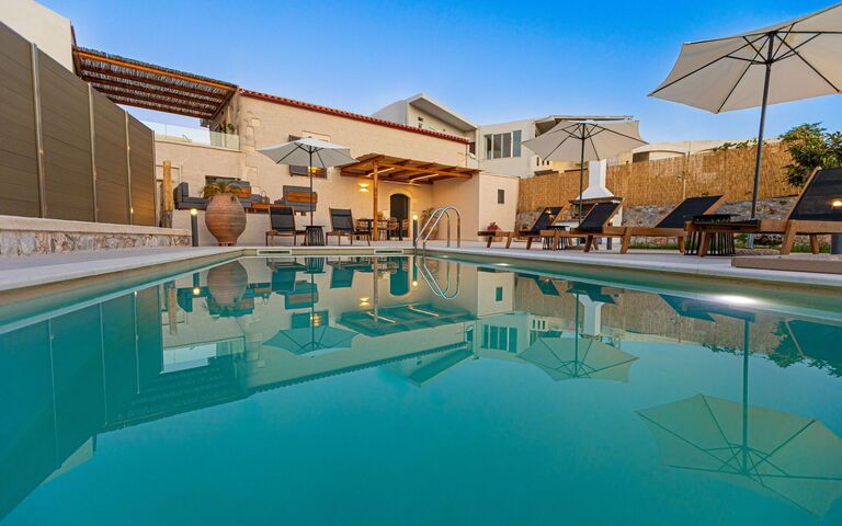 Villa Platon: all'aperto, Esterni, Piscina