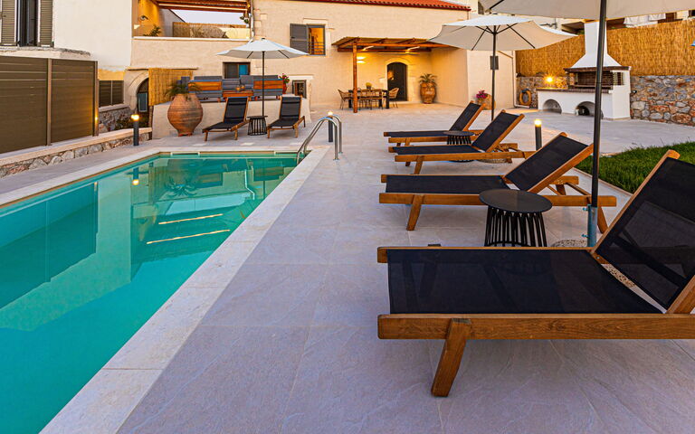 Villa Platon: all'aperto, Esterni, Piscina