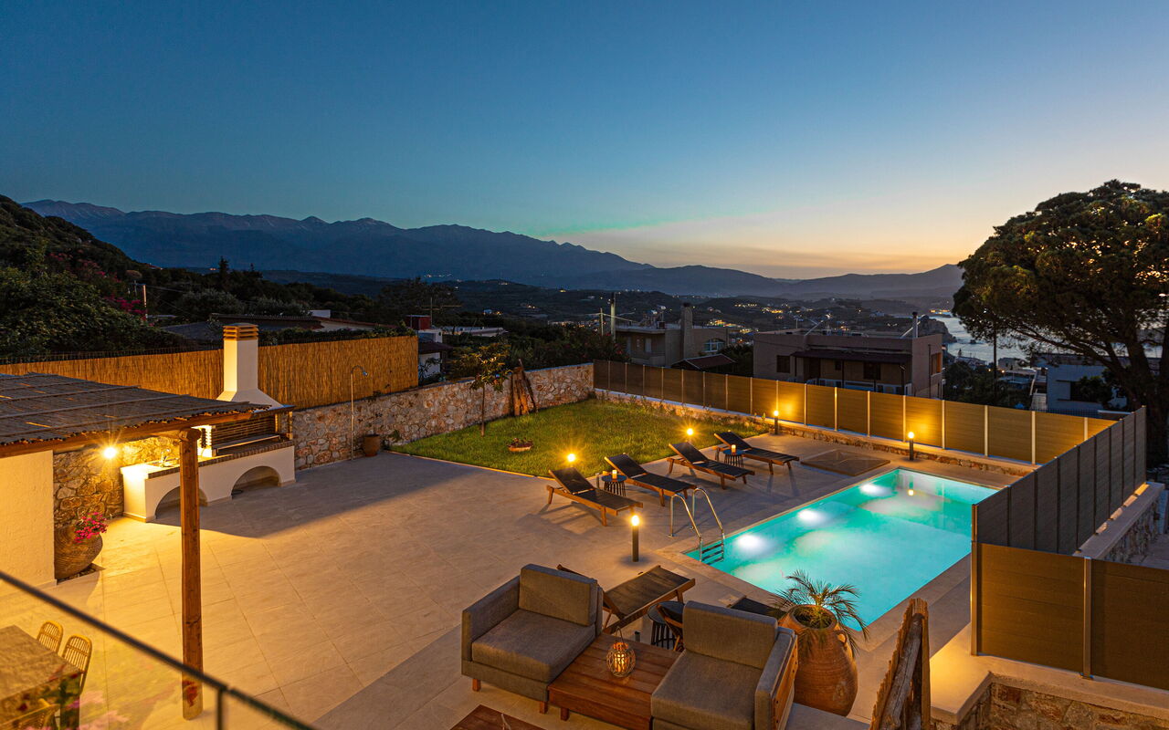 Villa Platon: all'aperto, Balcone / Terrazza / Patio, Esterni, Piscina