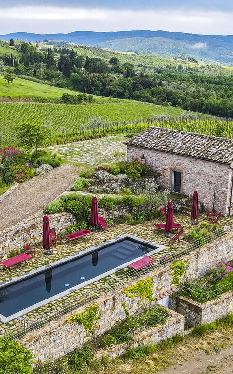 Villa Tenuta Casenuove: Piscina, Vista Panoramica