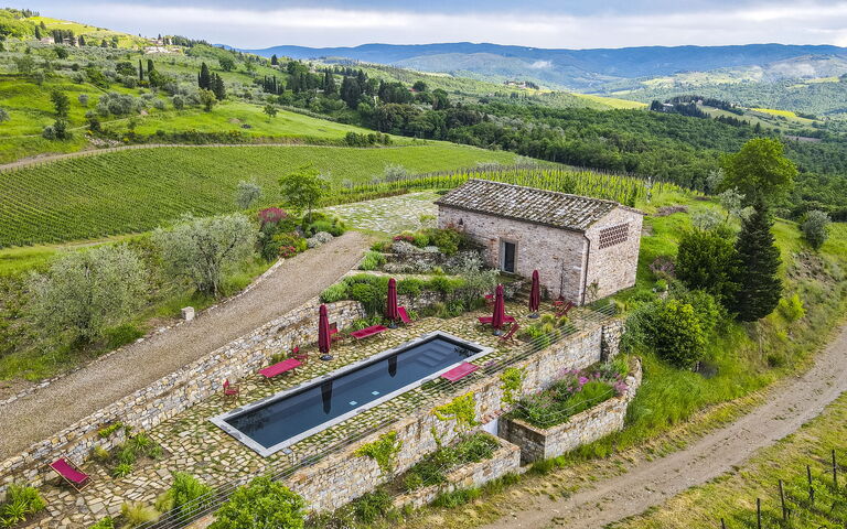 Villa Tenuta Casenuove: Piscina, Vista Panoramica