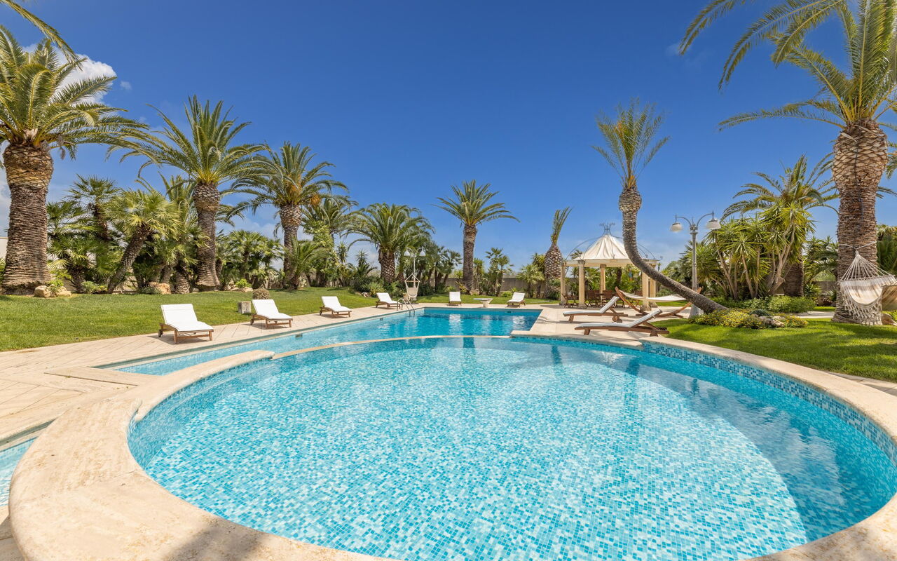 Villa Oasi Di Pace: all'aperto, Esterni, Piscina