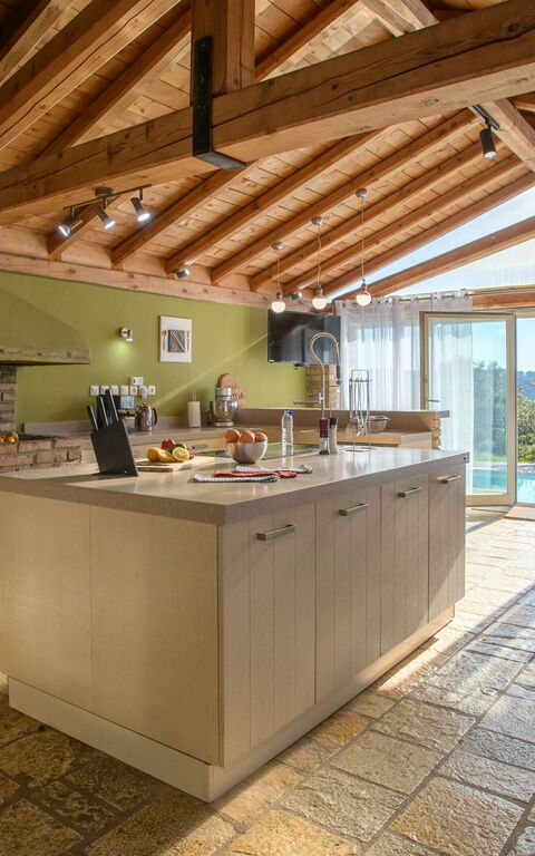 Villa Irida: Cucina, Sala da pranzo, Soggiorno
