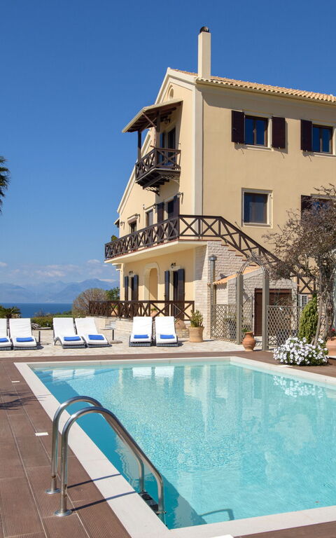Villa Irida: all'aperto, Esterni, Piscina