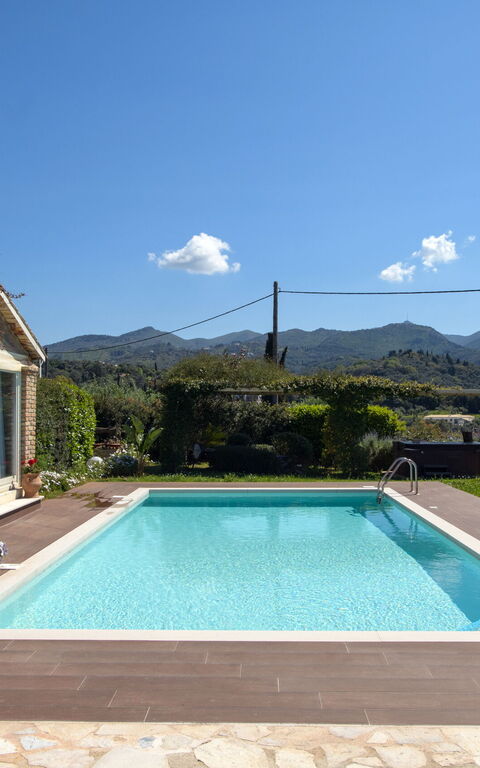 Villa Irida: all'aperto, Piscina