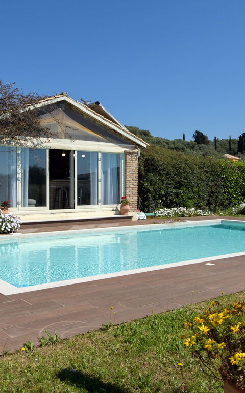 Villa Irida: all'aperto, Esterni, Piscina