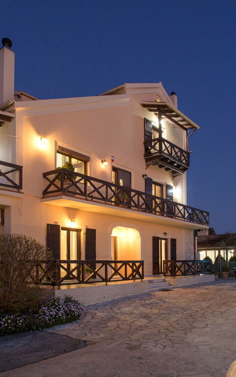 Villa Irida: all'aperto, Esterni