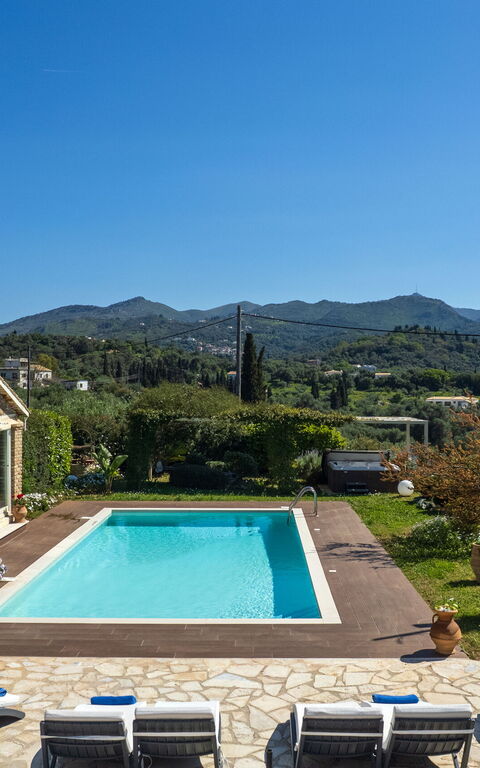 Villa Irida: all'aperto, Piscina