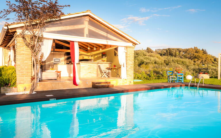 Villa Irida: Piscina