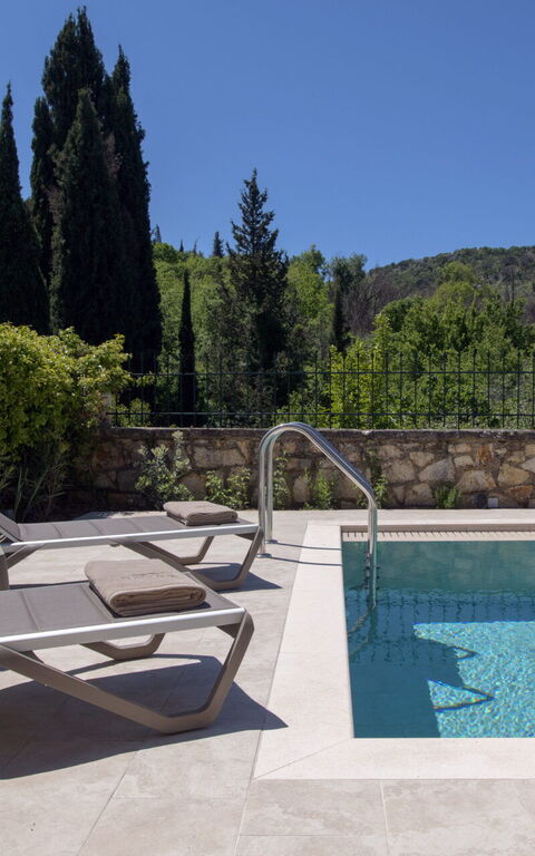 Villa Eleas Ikos: all'aperto, Esterni, Piscina