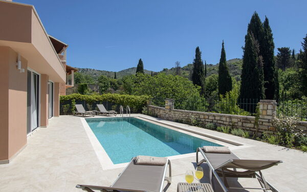 Villa Eleas Ikos: all'aperto, Esterni, Piscina