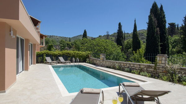 Villa Eleas Ikos: all'aperto, Esterni, Piscina