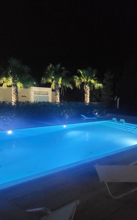 Villa Pizzolungo: all'aperto, Esterni, Piscina