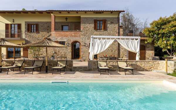 Villa Anna: all'aperto, Esterni