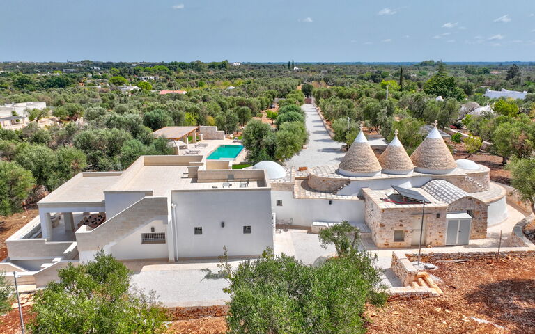 Trulli di Luccio: Piscina, Vista Panoramica