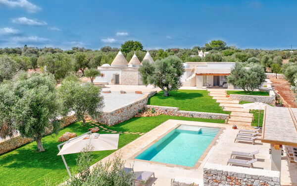 Trulli di Luccio: all'aperto, Esterni, Piscina