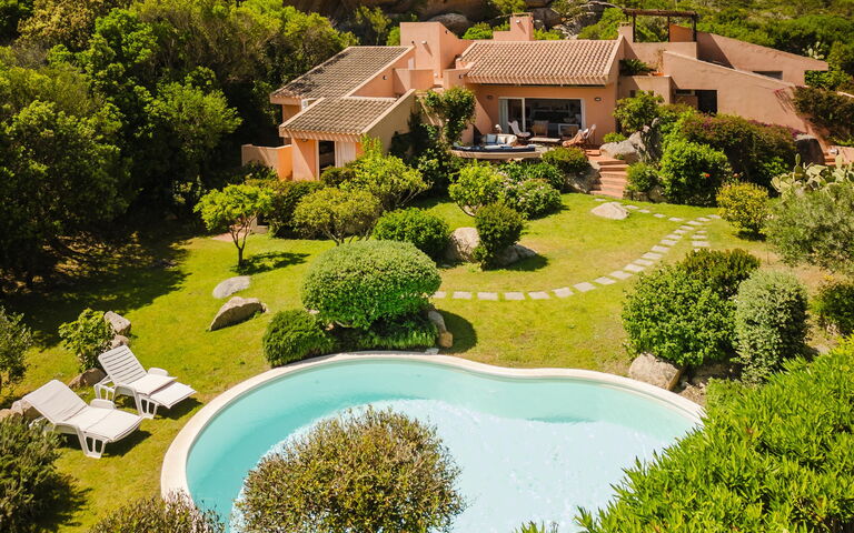 Villa Cala Serena: all'aperto, Esterni