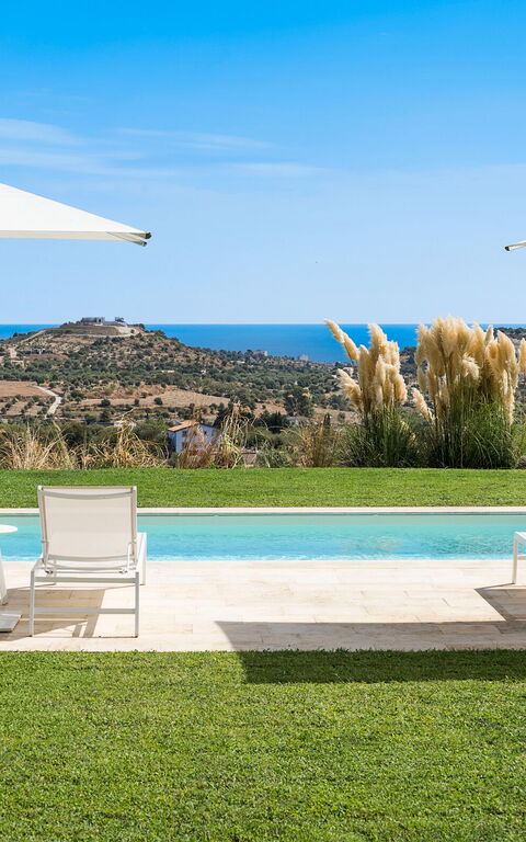 Villa Petite Afrique: all'aperto, Esterni, Giardino, Piscina