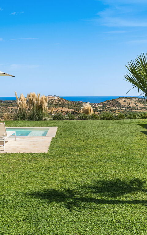 Villa Petite Afrique: all'aperto, Esterni, Giardino, Piscina