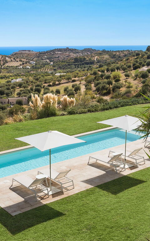 Villa Petite Afrique: all'aperto, Esterni, Giardino, Piscina