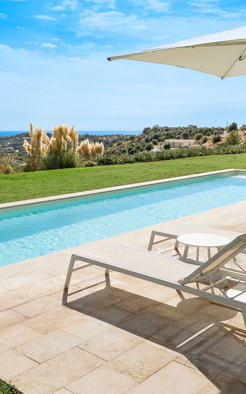 Villa Petite Afrique: all'aperto, Esterni, Giardino, Piscina