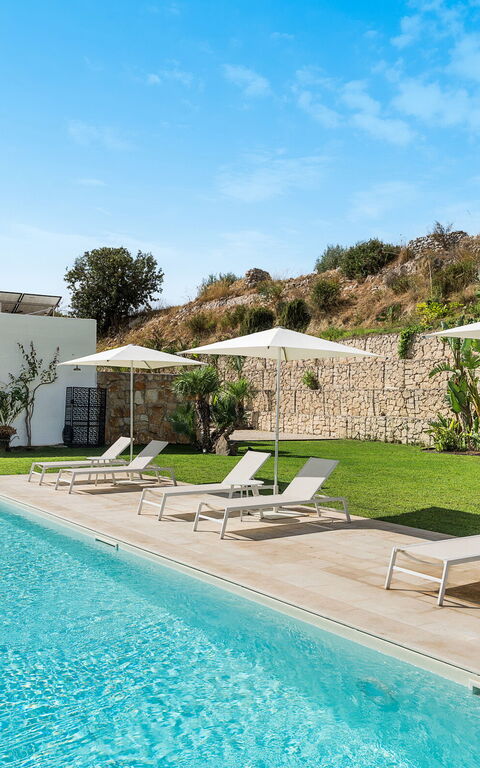 Villa Petite Afrique: all'aperto, Esterni, Giardino, Piscina