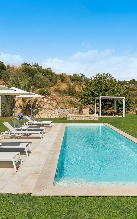 Villa Petite Afrique: all'aperto, Esterni, Giardino, Piscina