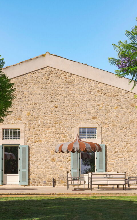 Domus Olivae: all'aperto, Esterni
