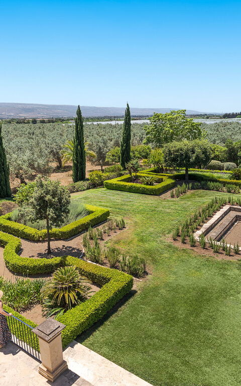 Domus Olivae: all'aperto, Esterni, Giardino